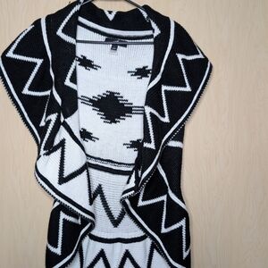 Black and White Uniquely Patterned Open Front Poncho Vest